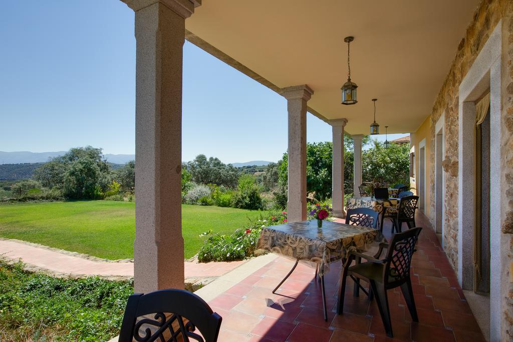 Apartamentos El Jardin Del Poeta Guijo de Granadilla Pokoj fotografie