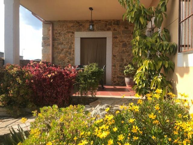 Apartamentos El Jardin Del Poeta Guijo de Granadilla Pokoj fotografie