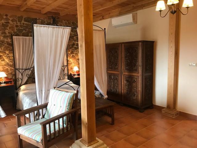 Apartamentos El Jardin Del Poeta Guijo de Granadilla Pokoj fotografie